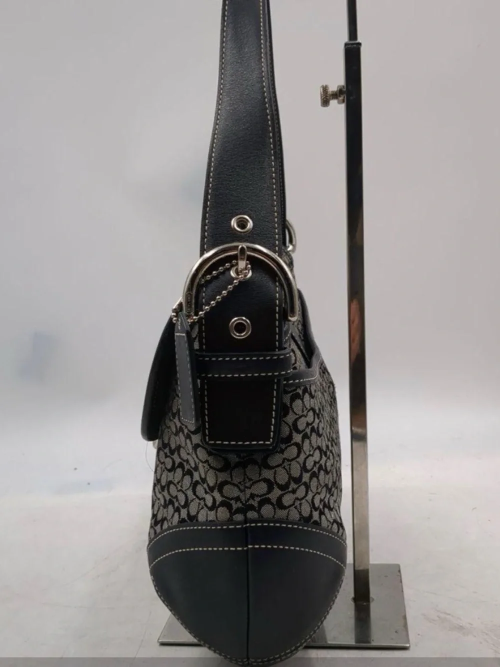 Coach Vintage Soho Black Signature Canvas Shoulder Bag with Silver Hardware - Picture 3 of 9
